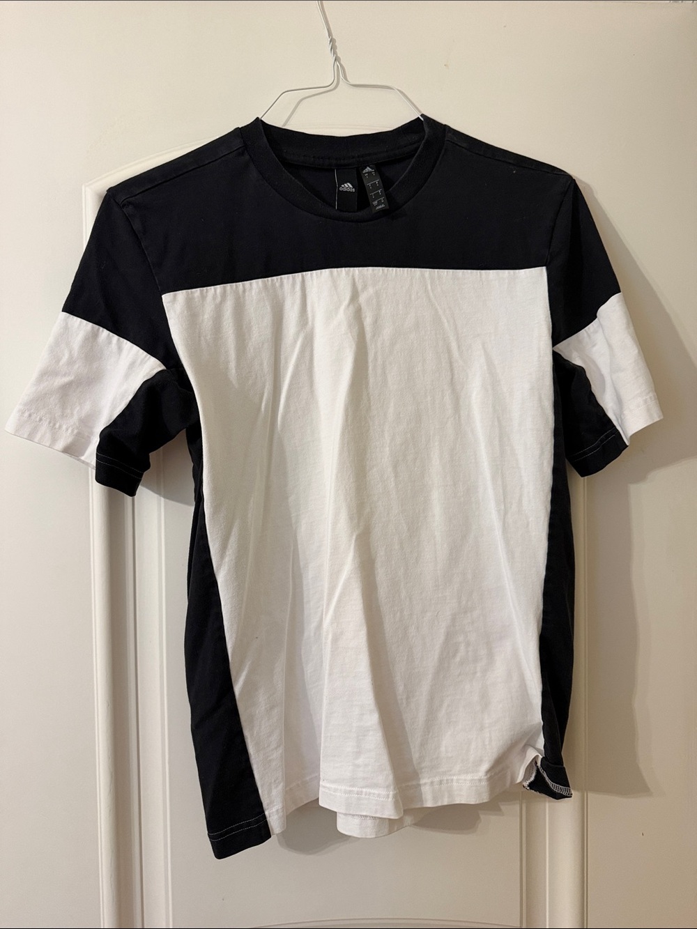 ADIDAS Men's Black and White Colorblock Crew Neck T-Shirt